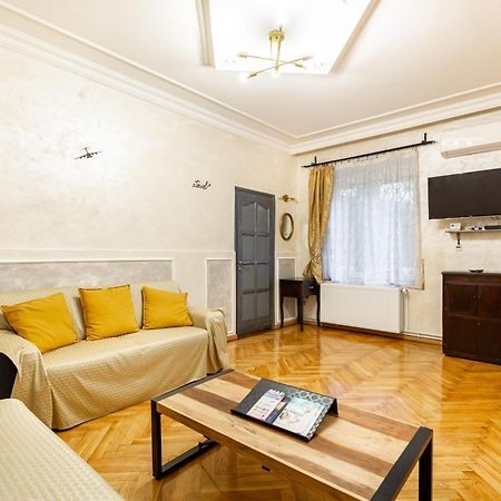 Mari&Emi Flat In Corvin Apartment Budapesta Exterior foto