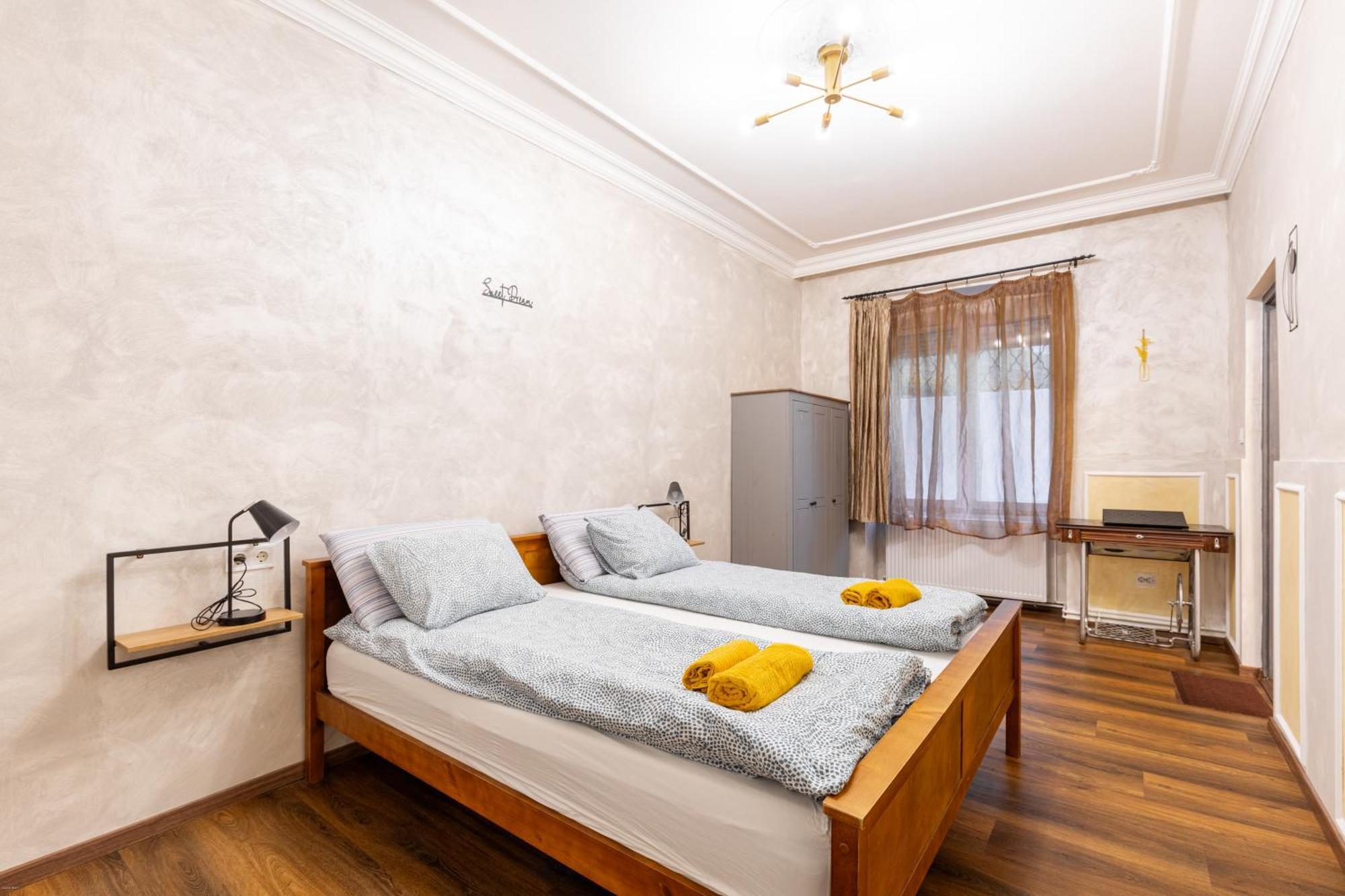 Mari&Emi Flat In Corvin Apartment Budapesta Exterior foto