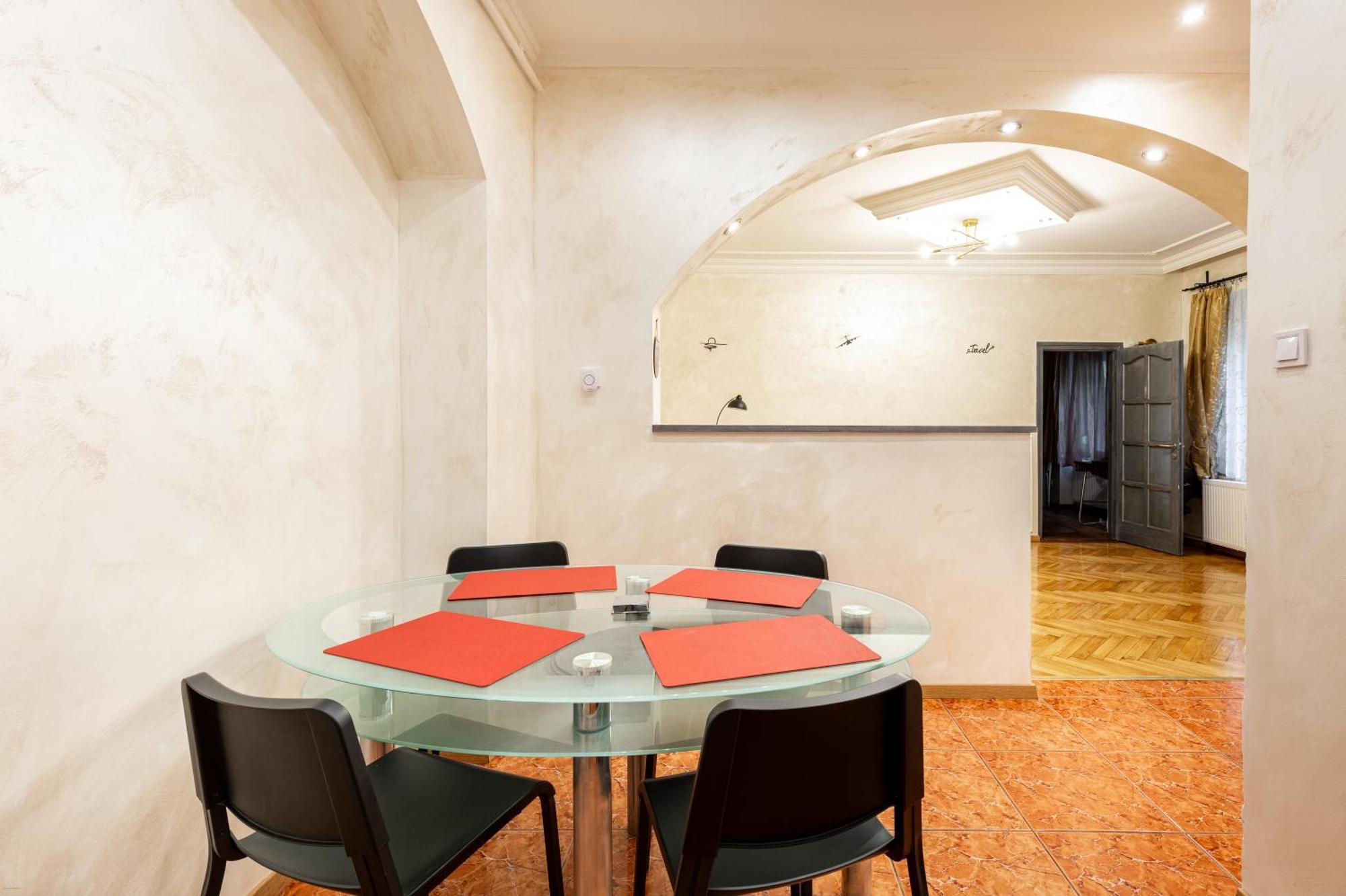 Mari&Emi Flat In Corvin Apartment Budapesta Exterior foto