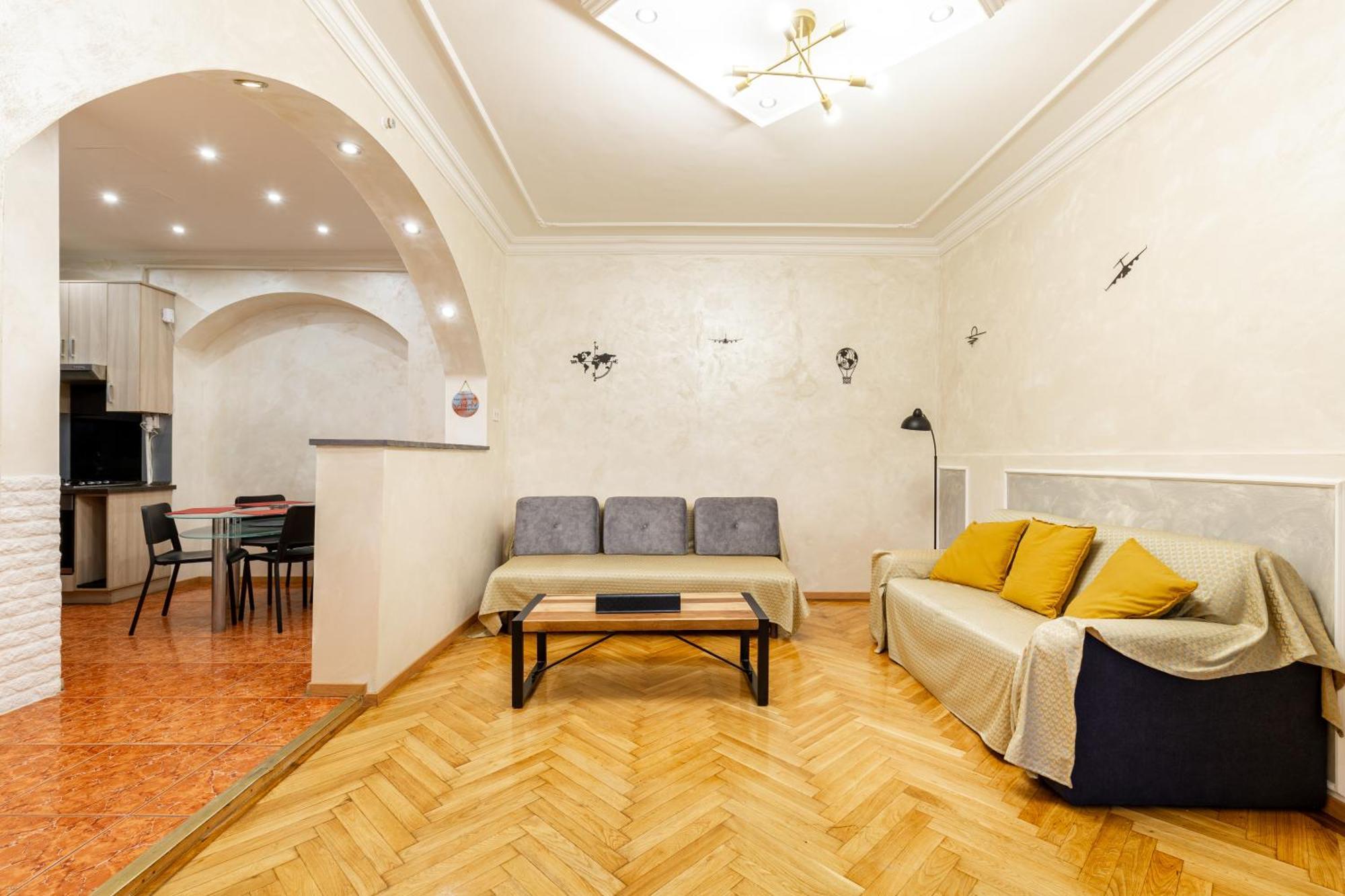 Mari&Emi Flat In Corvin Apartment Budapesta Exterior foto